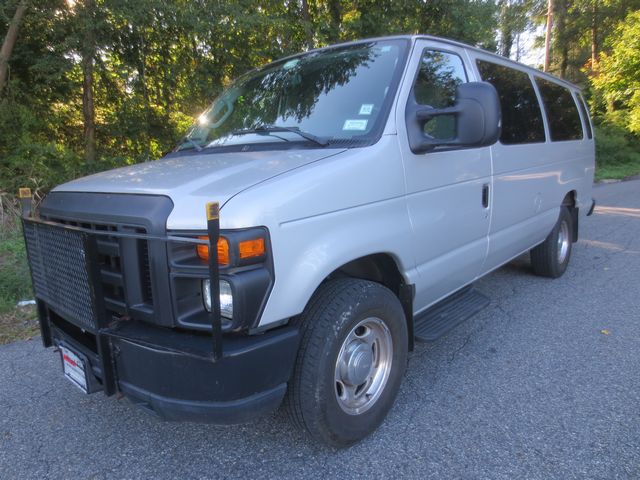 photo of 2011 Ford E-Series Wagon E-350 XL Super Duty Extended