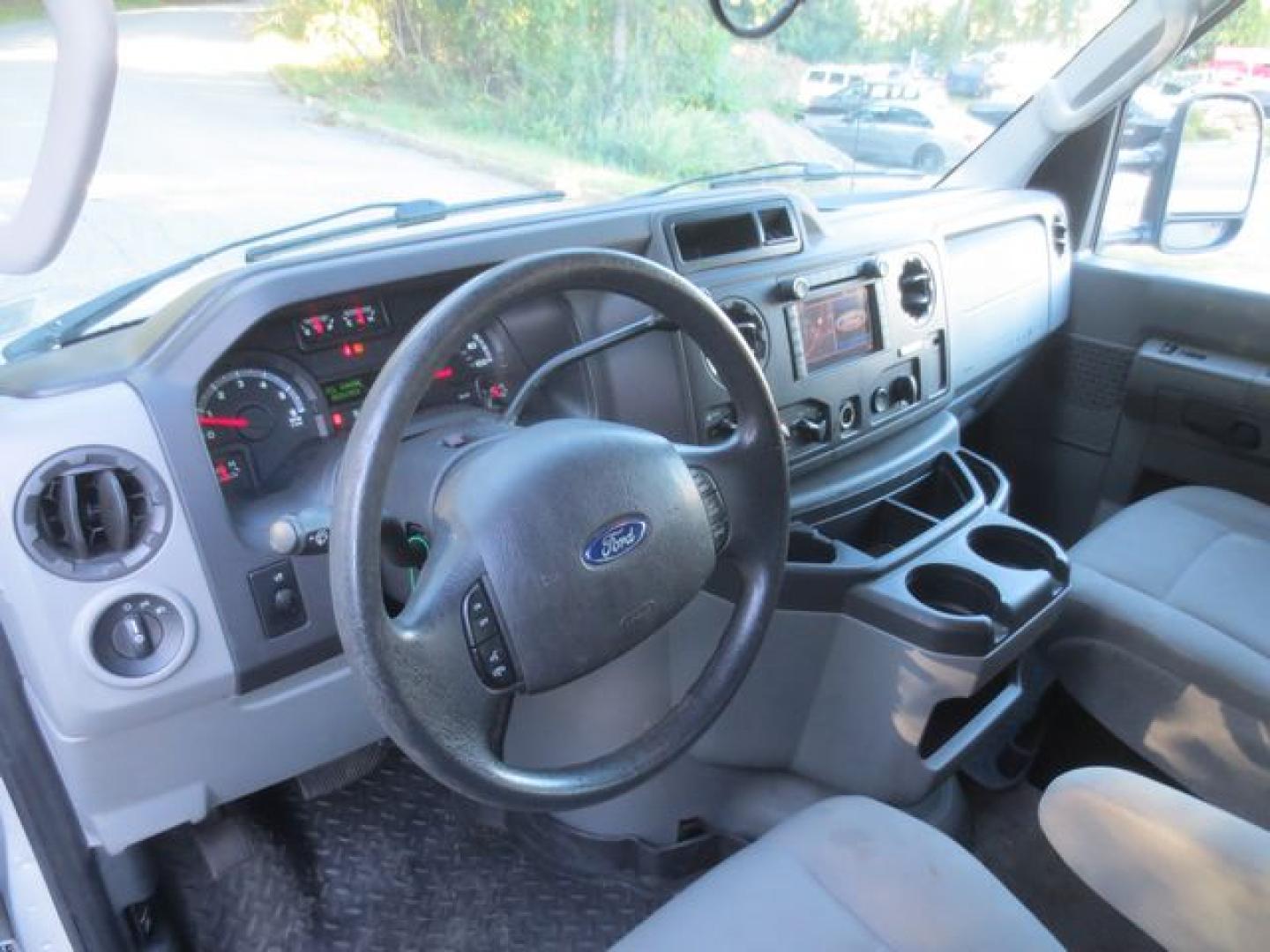 2011 Silver /Gray Ford E-Series Wagon E-350 XL Super Duty Extended (1FBSS3BL9BD) with an 5.4L V8 SOHC 16V engine, Automatic transmission, located at 270 US Route 6, Mahopac, NY, 10541, (845) 621-0895, 41.349022, -73.755280 - Photo#7