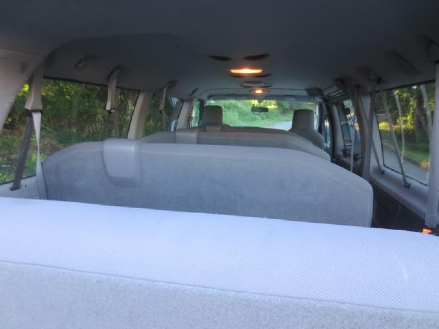 2011 Silver /Gray Ford E-Series Wagon E-350 XL Super Duty Extended (1FBSS3BL9BD) with an 5.4L V8 SOHC 16V engine, Automatic transmission, located at 270 US Route 6, Mahopac, NY, 10541, (845) 621-0895, 41.349022, -73.755280 - Photo#8