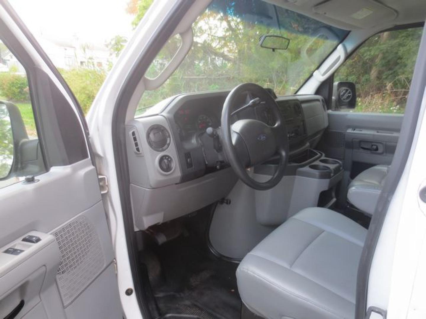 2012 White /Gray Ford E-Series Wagon E-350 XLT Super Duty Extended (1FBSS3BL1CD) with an 5.4L V8 SOHC 16V FFV engine, Automatic transmission, located at 270 US Route 6, Mahopac, NY, 10541, (845) 621-0895, 41.349022, -73.755280 - Photo#2