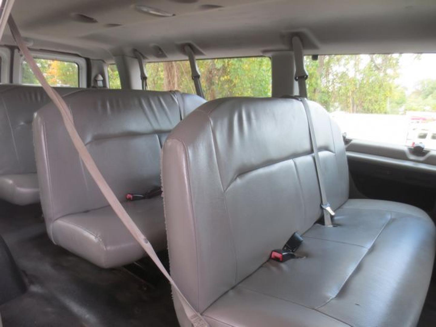 2012 White /Gray Ford E-Series Wagon E-350 XLT Super Duty Extended (1FBSS3BL1CD) with an 5.4L V8 SOHC 16V FFV engine, Automatic transmission, located at 270 US Route 6, Mahopac, NY, 10541, (845) 621-0895, 41.349022, -73.755280 - Photo#4