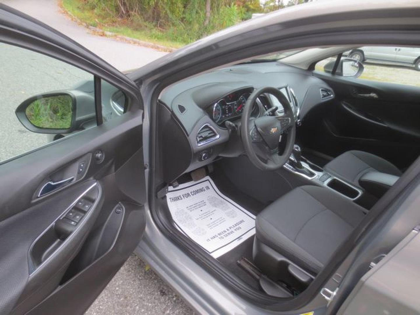 2018 Gray /Dark Gray Chevrolet Cruze LT (1G1BE5SM4J7) with an 1.4L L4 DOHC 16V TURBO engine, Automatic transmission, located at 270 US Route 6, Mahopac, NY, 10541, (845) 621-0895, 41.349022, -73.755280 - Photo#6