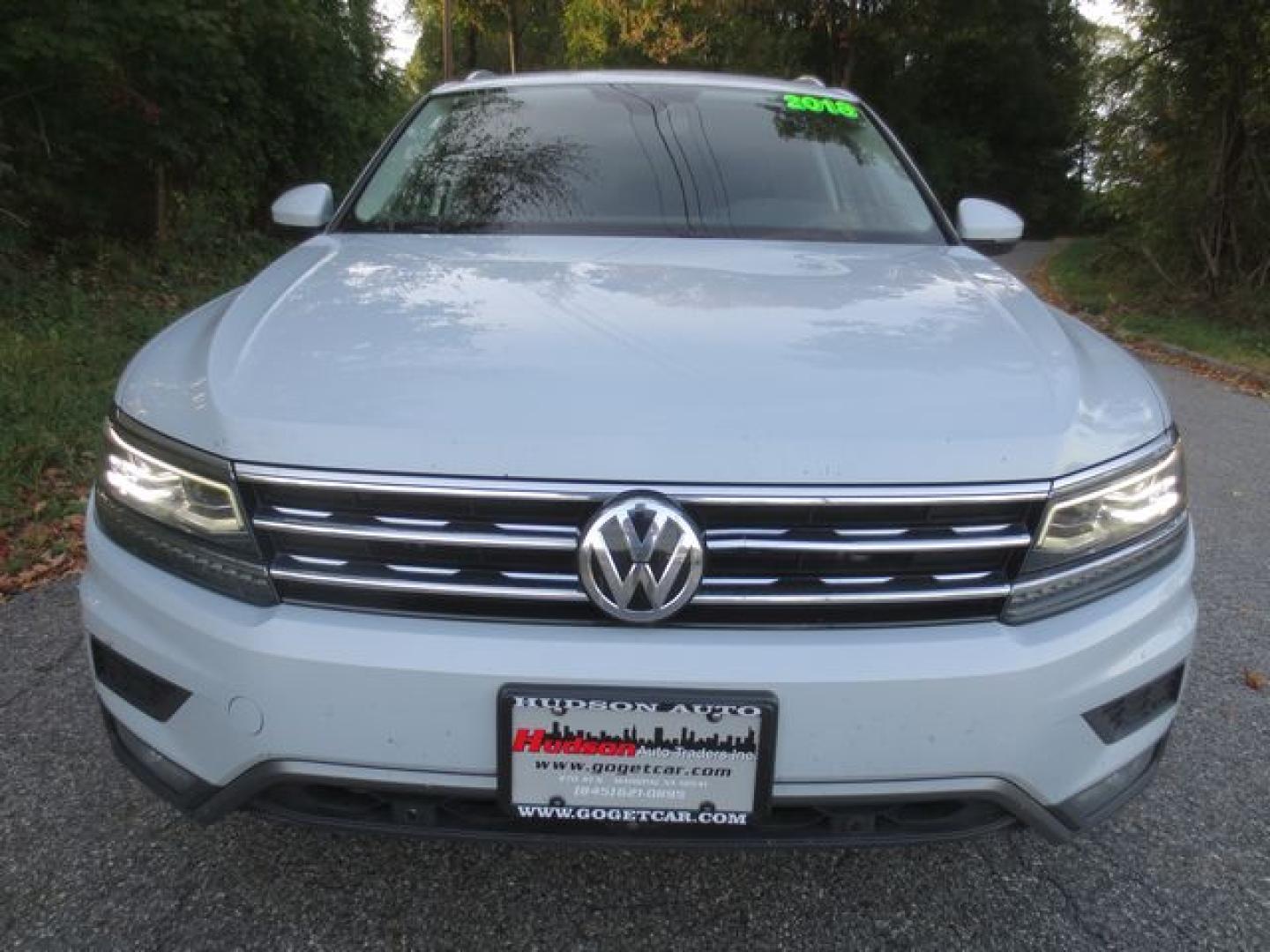 2018 White /Black Volkswagen Tiguan SEL Premium (3VV5B7AX2JM) with an 2.0L L4 DOHC 16V TURBO engine, Automatic transmission, located at 270 US Route 6, Mahopac, NY, 10541, (845) 621-0895, 41.349022, -73.755280 - Photo#2
