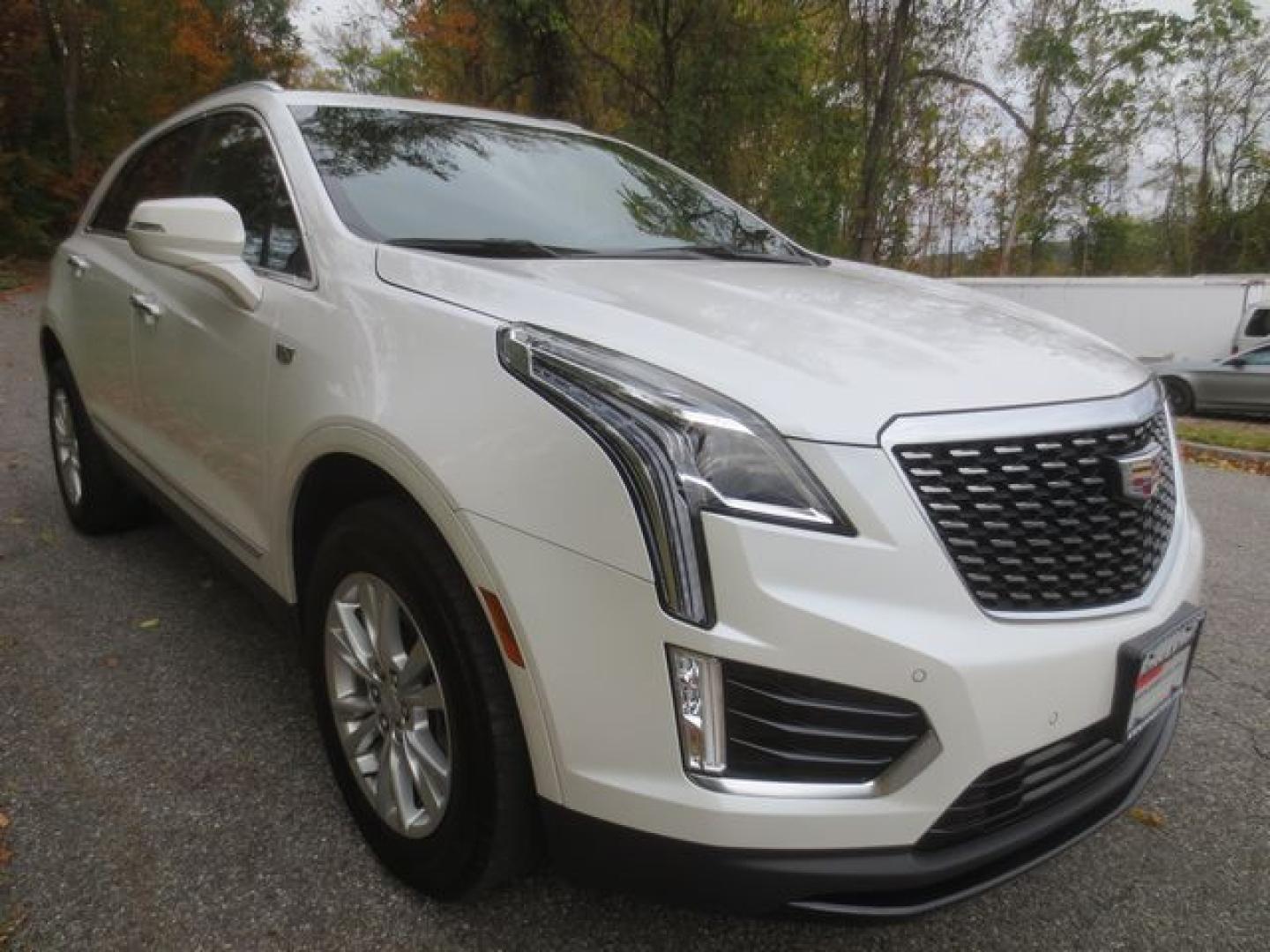 2023 White /Black Cadillac XT5 Luxury (1GYKNBR4XPZ) with an 2.0L L4 DOHC 16V TURBO engine, Automatic 9 speed transmission, located at 270 US Route 6, Mahopac, NY, 10541, (845) 621-0895, 41.349022, -73.755280 - Photo#1