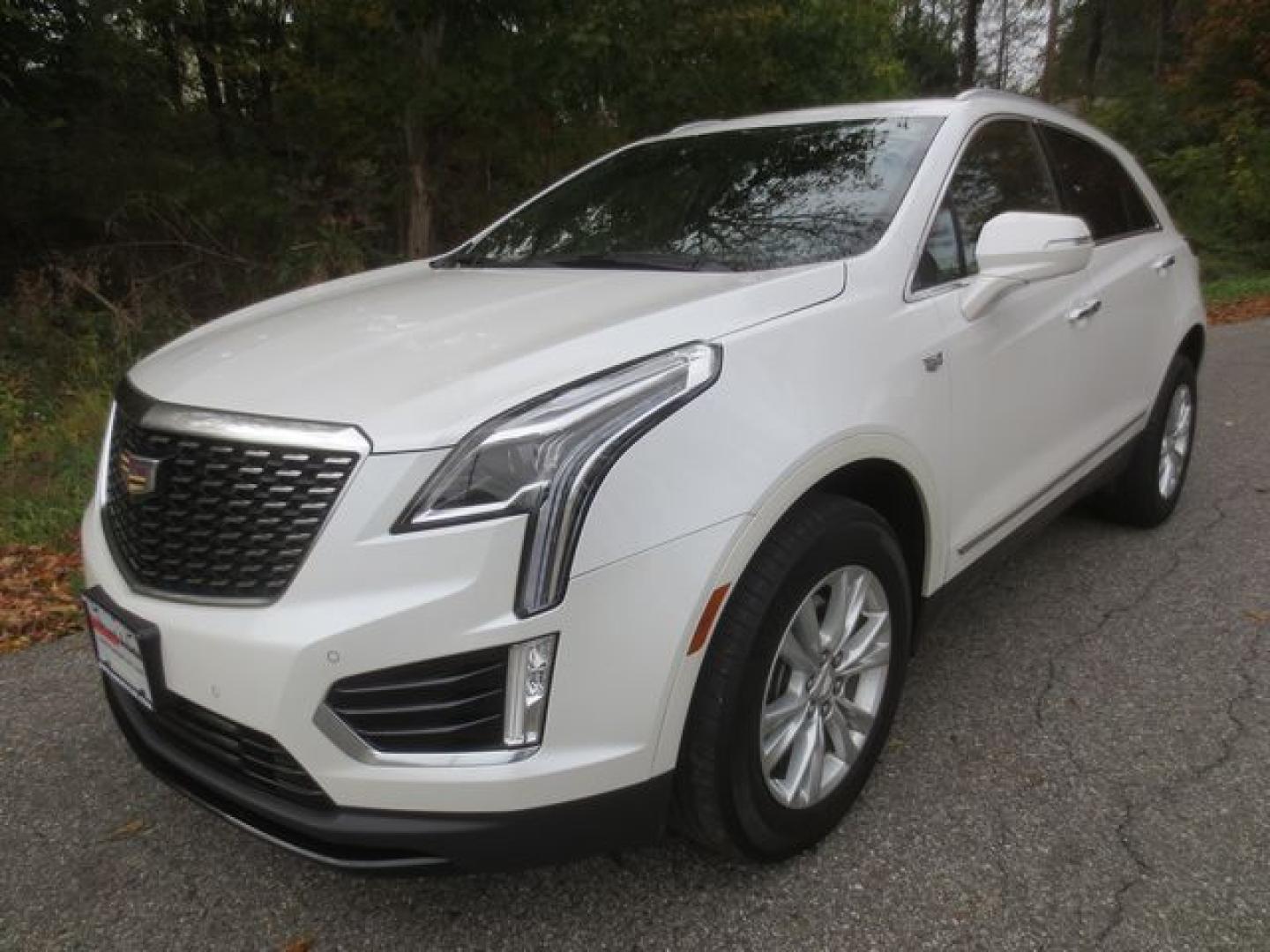 2023 White /Black Cadillac XT5 Luxury (1GYKNBR4XPZ) with an 2.0L L4 DOHC 16V TURBO engine, Automatic 9 speed transmission, located at 270 US Route 6, Mahopac, NY, 10541, (845) 621-0895, 41.349022, -73.755280 - Photo#0