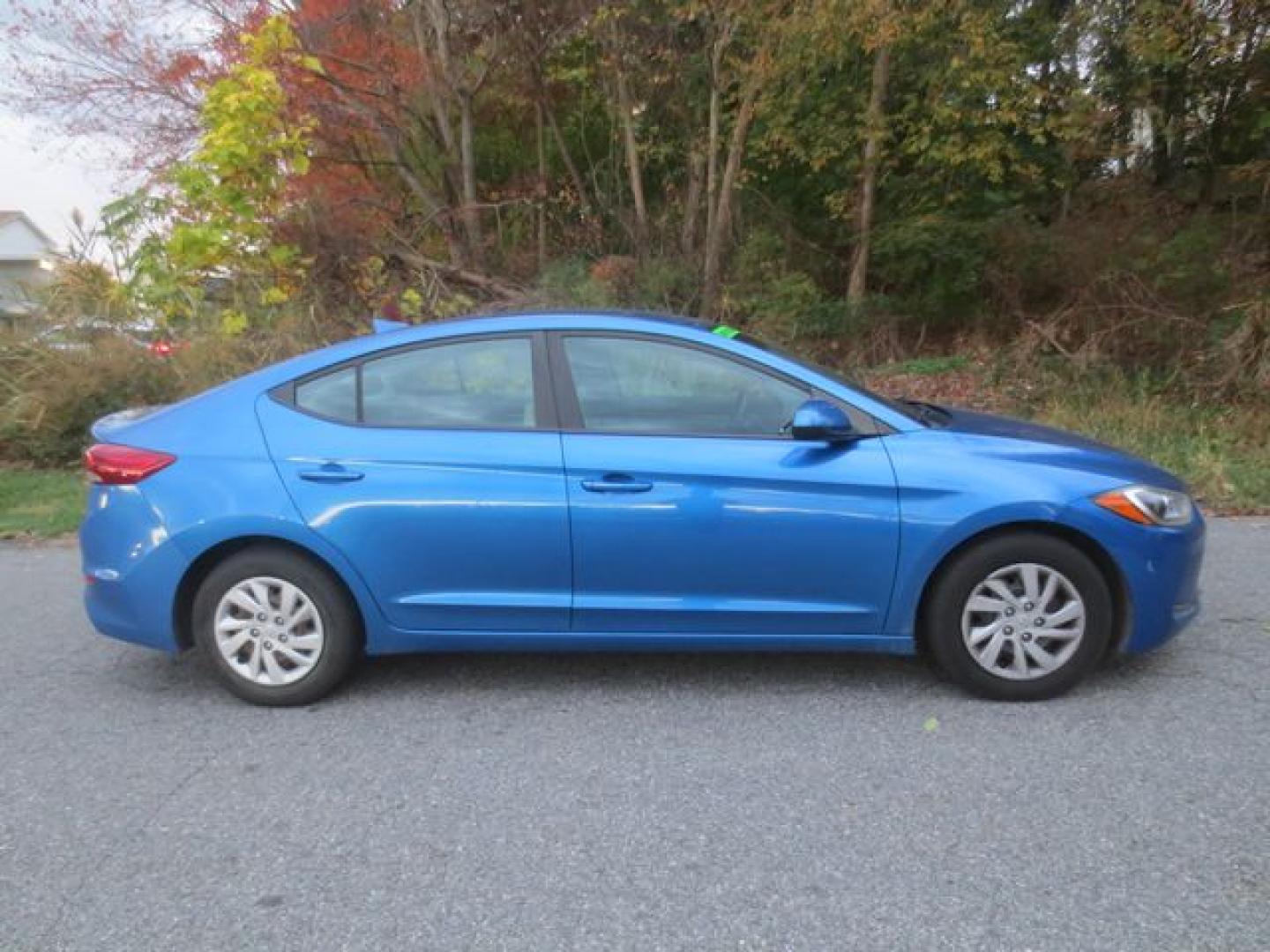 2017 Blue /Gray Hyundai Elantra SE (5NPD74LF8HH) with an 1.8L L4 DOHC 16V engine, 6 Speed Manual transmission, located at 270 US Route 6, Mahopac, NY, 10541, (845) 621-0895, 41.349022, -73.755280 - Photo#9