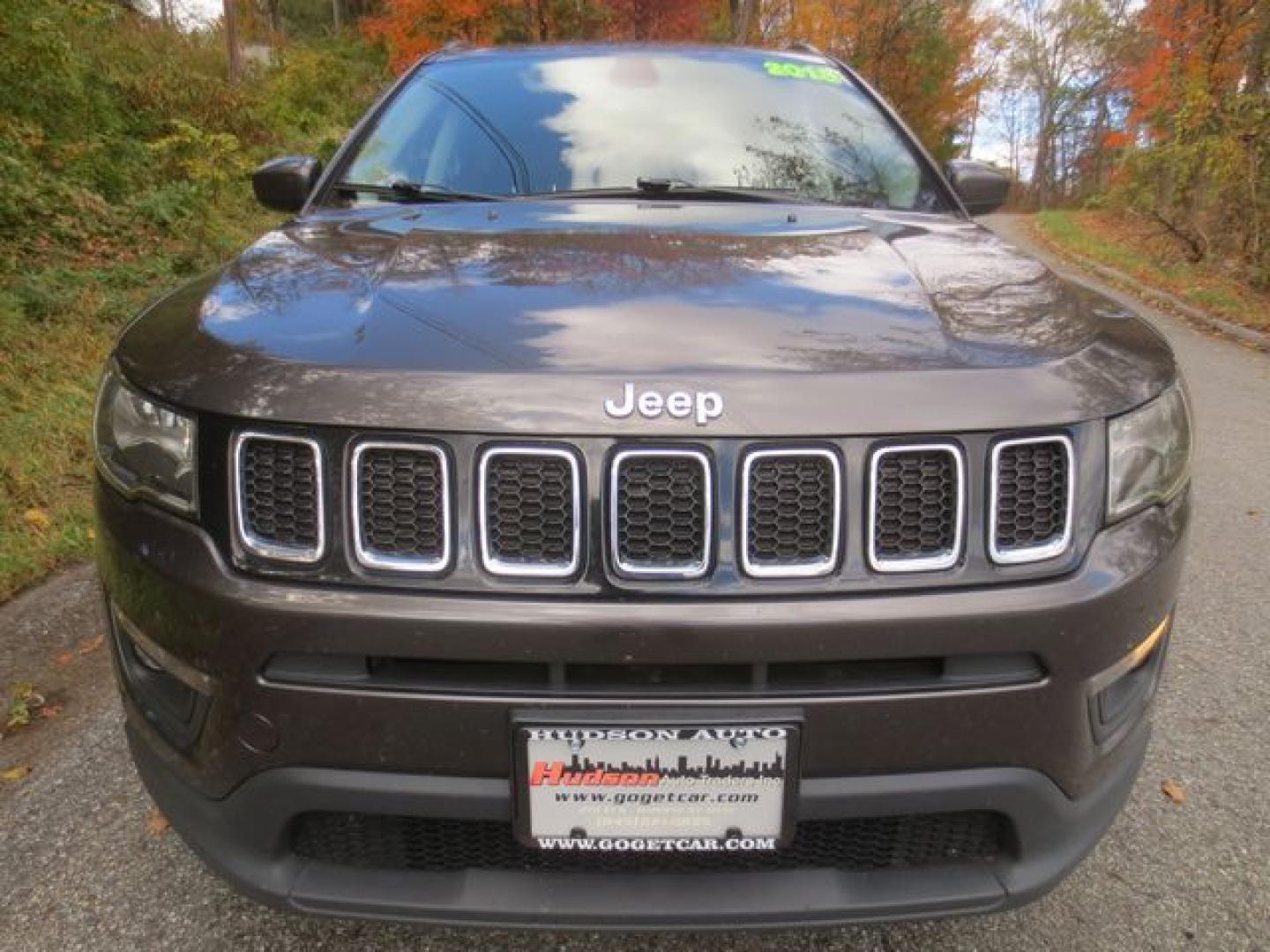 2018 Gray /Black Jeep Compass Sport (3C4NJDBB4JT) with an 2.4L L4 DOHC 16V engine, Automatic transmission, located at 270 US Route 6, Mahopac, NY, 10541, (845) 621-0895, 41.349022, -73.755280 - Photo#2