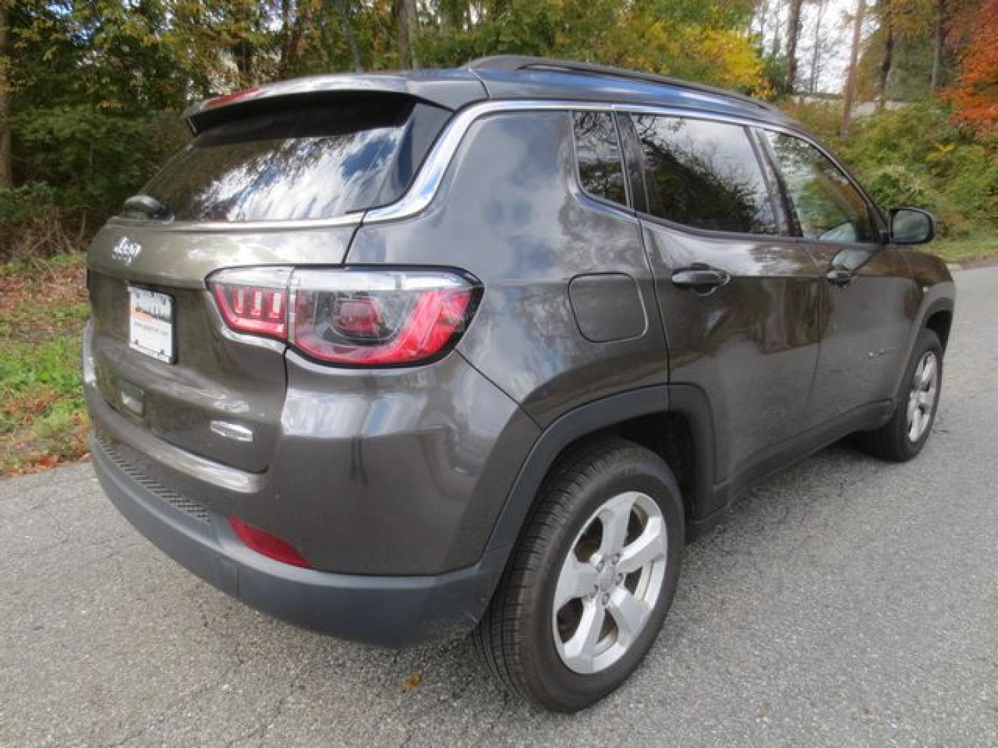 2018 Gray /Black Jeep Compass Sport (3C4NJDBB4JT) with an 2.4L L4 DOHC 16V engine, Automatic transmission, located at 270 US Route 6, Mahopac, NY, 10541, (845) 621-0895, 41.349022, -73.755280 - Photo#3