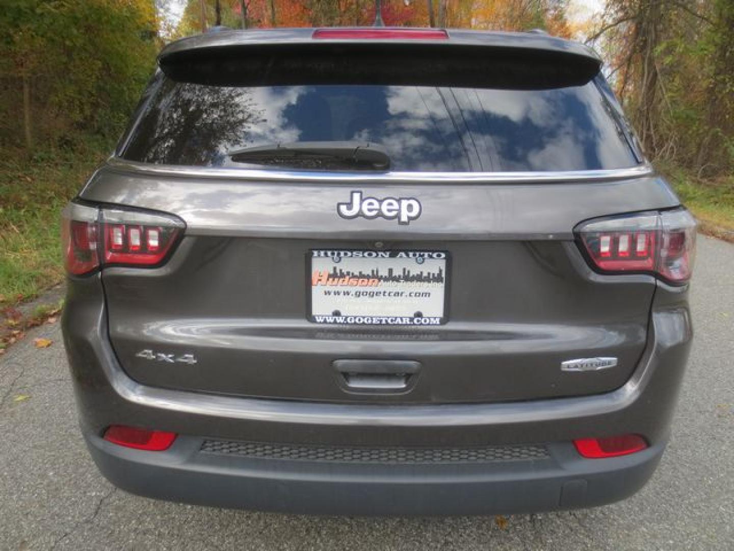 2018 Gray /Black Jeep Compass Sport (3C4NJDBB4JT) with an 2.4L L4 DOHC 16V engine, Automatic transmission, located at 270 US Route 6, Mahopac, NY, 10541, (845) 621-0895, 41.349022, -73.755280 - Photo#5