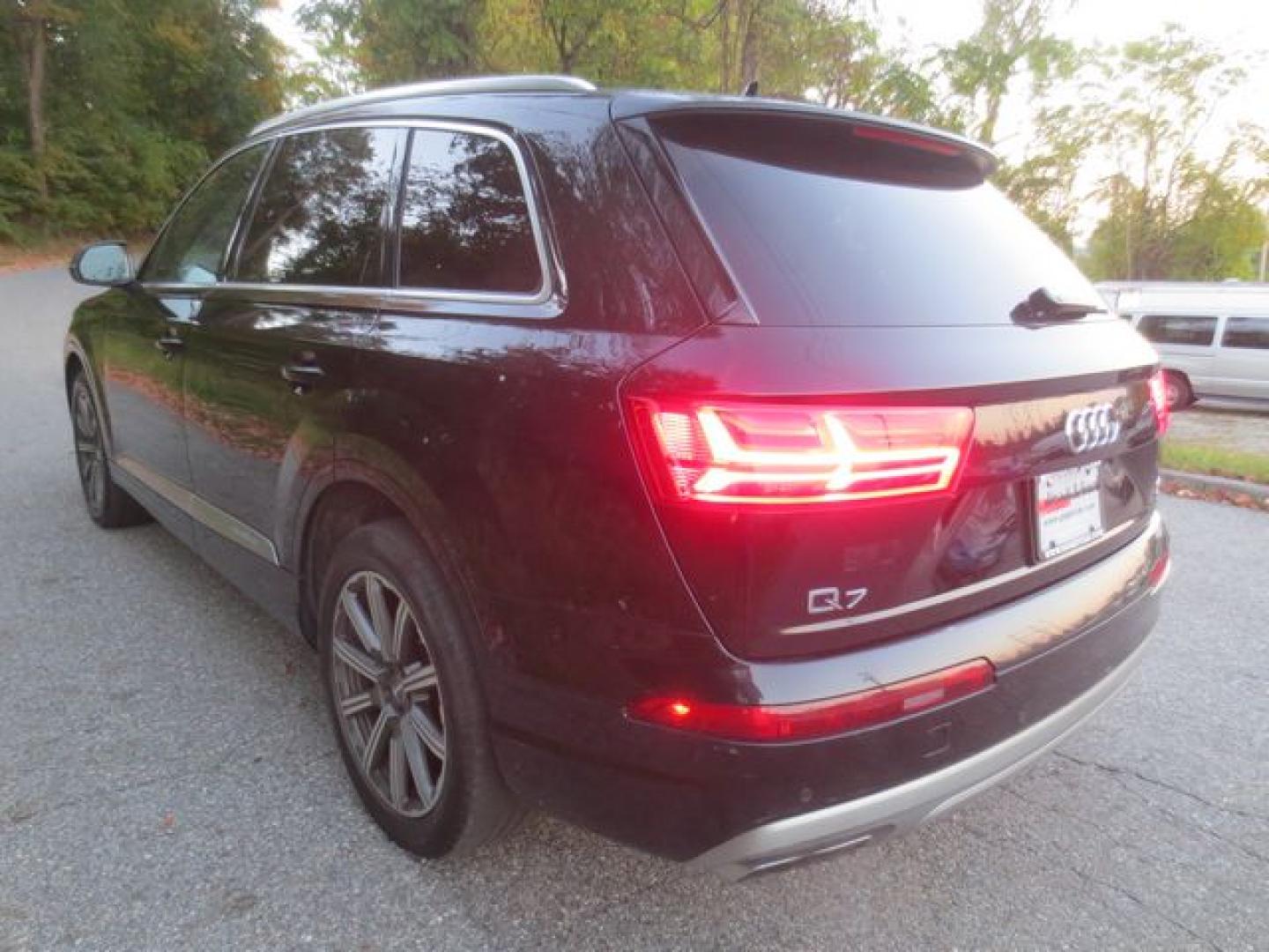 2017 Black /Black Audi Q7 Prestige (WA1VAAF74HD) with an 3.0L V6 engine, 8A transmission, located at 270 US Route 6, Mahopac, NY, 10541, (845) 621-0895, 41.349022, -73.755280 - Photo#4