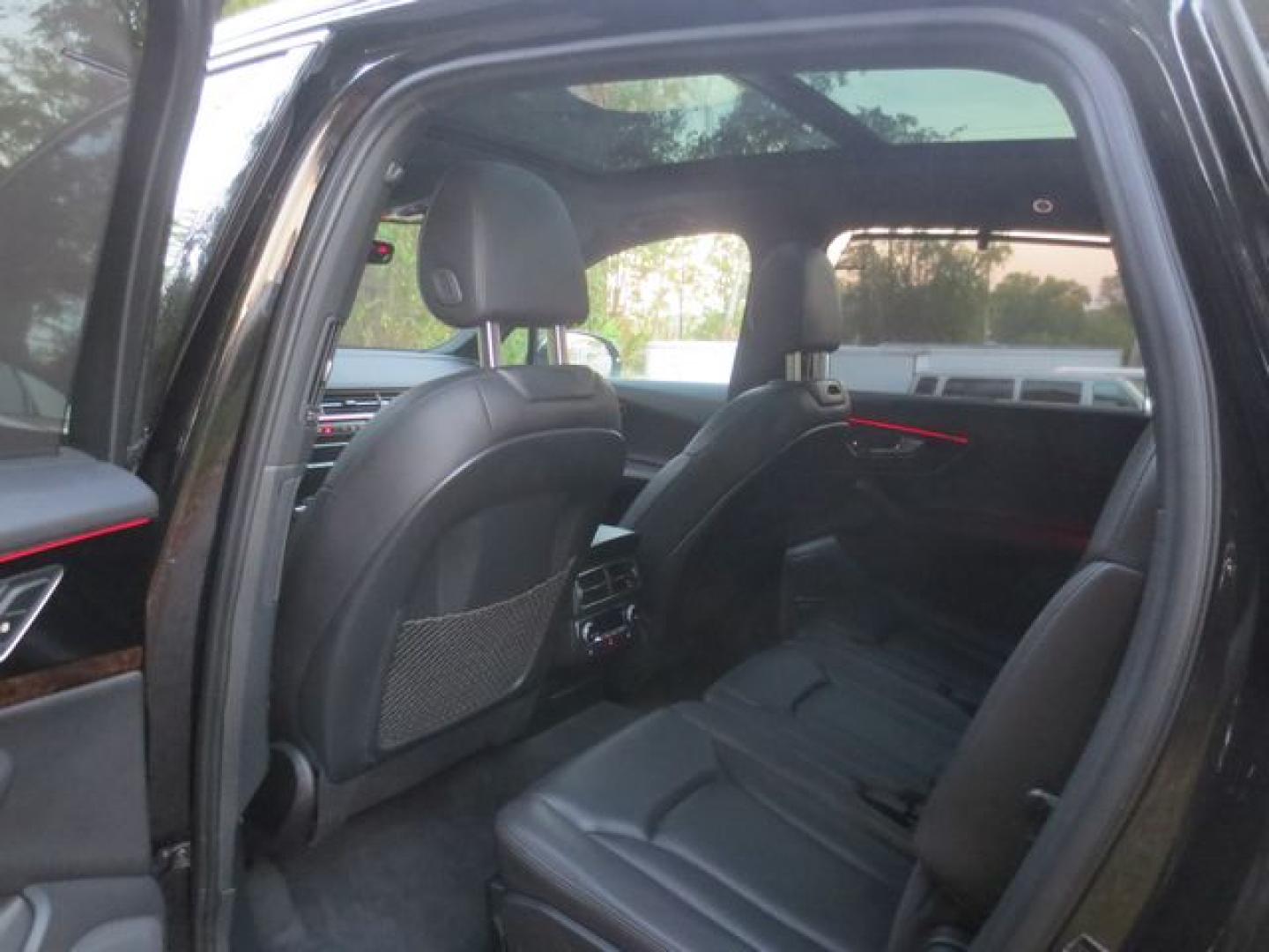 2017 Black /Black Audi Q7 Prestige (WA1VAAF74HD) with an 3.0L V6 engine, 8A transmission, located at 270 US Route 6, Mahopac, NY, 10541, (845) 621-0895, 41.349022, -73.755280 - Photo#10