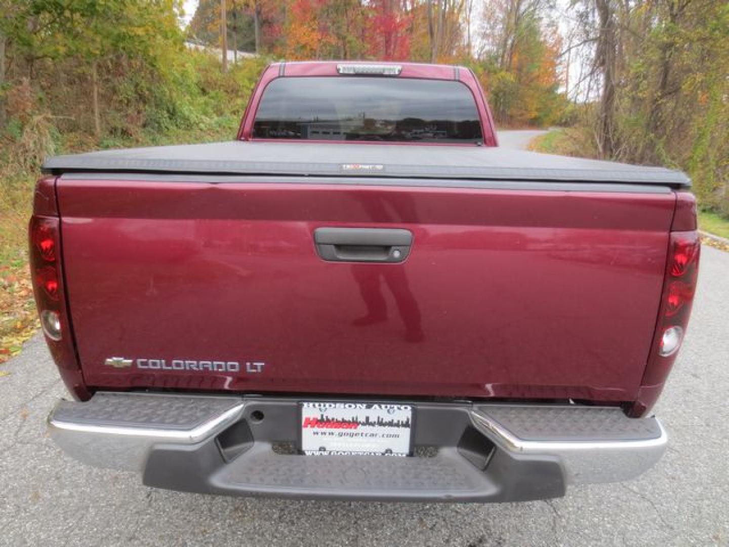 2007 Red /Black Chevrolet Colorado 2 LT Ext. Cab (1GCDT19E178) with an 3.7L L5 DOHC 20V engine, Automatic transmission, located at 270 US Route 6, Mahopac, NY, 10541, (845) 621-0895, 41.349022, -73.755280 - Photo#5