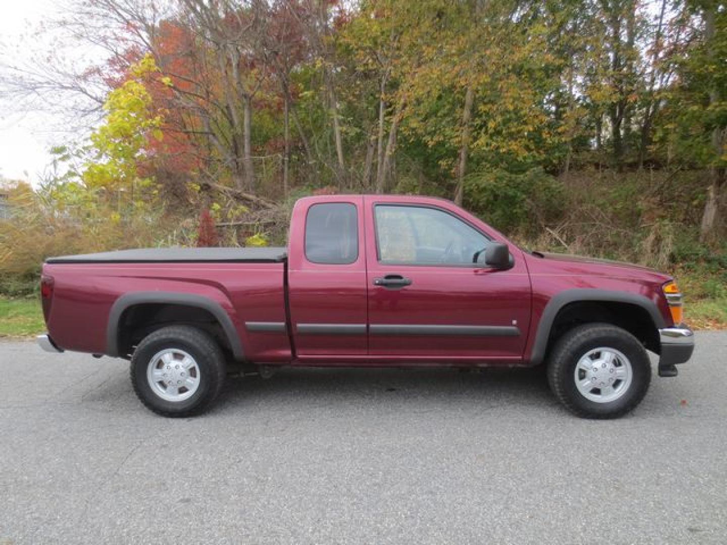 2007 Red /Black Chevrolet Colorado 2 LT Ext. Cab (1GCDT19E178) with an 3.7L L5 DOHC 20V engine, Automatic transmission, located at 270 US Route 6, Mahopac, NY, 10541, (845) 621-0895, 41.349022, -73.755280 - Photo#9