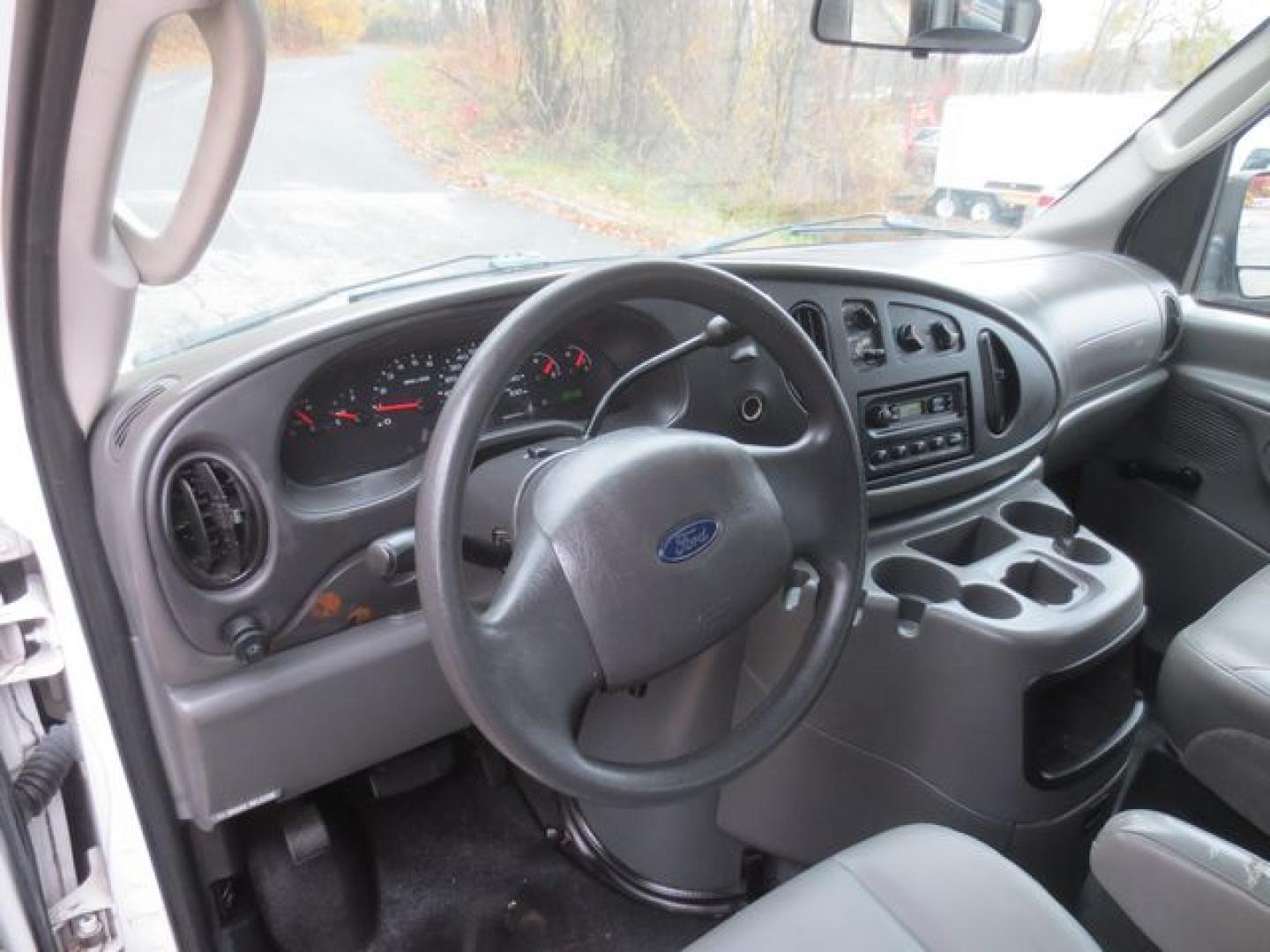 2004 White /Gray Ford E-Series Van E-350 Super Duty Extended (1FTSS34L44H) with an 5.4L V8 SOHC 16V engine, Automatic transmission, located at 270 US Route 6, Mahopac, NY, 10541, (845) 621-0895, 41.349022, -73.755280 - Photo#6