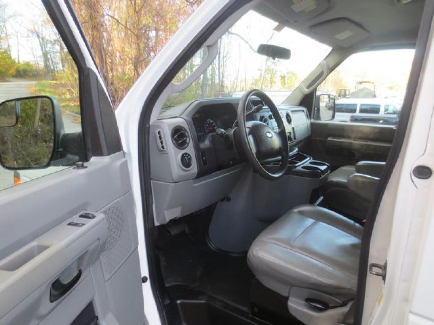 2011 White /Gray Ford E-Series Van E-250 Extended (1FTNS2EWXBD) with an 4.6L V8 SOHC 16V engine, 4-Speed Automatic transmission, located at 270 US Route 6, Mahopac, NY, 10541, (845) 621-0895, 41.349022, -73.755280 - Photo#6