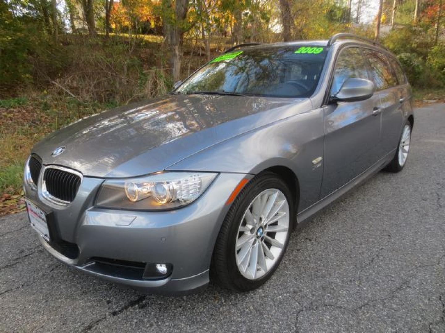 2009 Gray /Baack BMW 3-Series Sport Wagon 328xi (WBAUU33529A) with an 3.0L L6 DOHC 24V engine, Automatic transmission, located at 270 US Route 6, Mahopac, NY, 10541, (845) 621-0895, 41.349022, -73.755280 - Photo#0