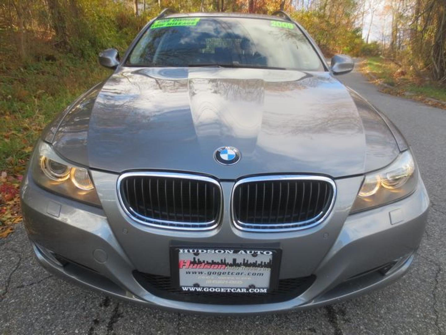 2009 Gray /Baack BMW 3-Series Sport Wagon 328xi (WBAUU33529A) with an 3.0L L6 DOHC 24V engine, Automatic transmission, located at 270 US Route 6, Mahopac, NY, 10541, (845) 621-0895, 41.349022, -73.755280 - Photo#2