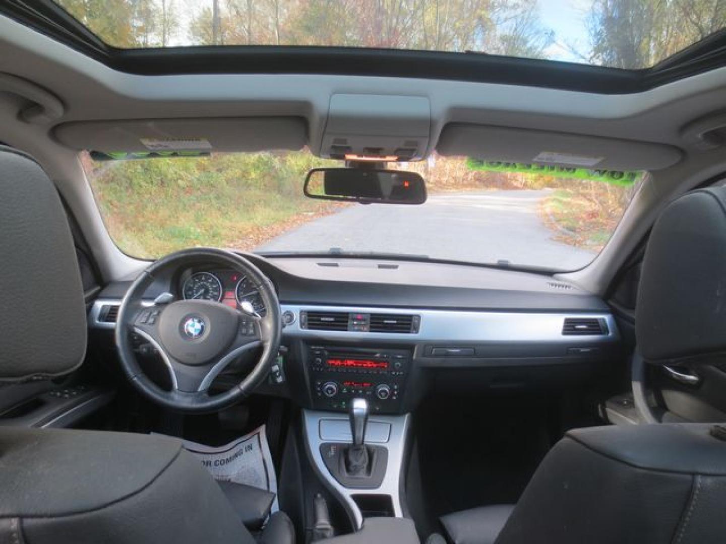 2009 Gray /Baack BMW 3-Series Sport Wagon 328xi (WBAUU33529A) with an 3.0L L6 DOHC 24V engine, Automatic transmission, located at 270 US Route 6, Mahopac, NY, 10541, (845) 621-0895, 41.349022, -73.755280 - Photo#7