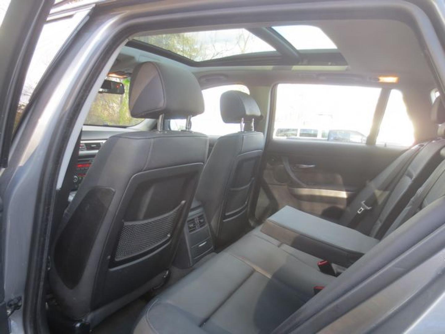 2009 Gray /Baack BMW 3-Series Sport Wagon 328xi (WBAUU33529A) with an 3.0L L6 DOHC 24V engine, Automatic transmission, located at 270 US Route 6, Mahopac, NY, 10541, (845) 621-0895, 41.349022, -73.755280 - Photo#9