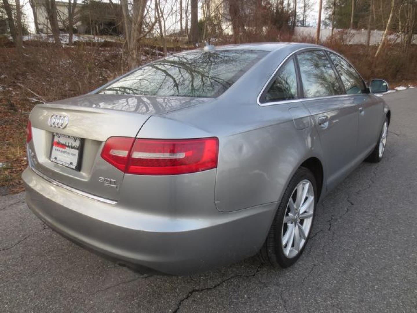 2009 Gray /Black Audi A6 3.0T (WAUWG74F59N) with an 3.0L V6 DOHC 24V TURBO engine, 6-Speed Automatic transmission, located at 270 US Route 6, Mahopac, NY, 10541, (845) 621-0895, 41.349022, -73.755280 - Photo#3