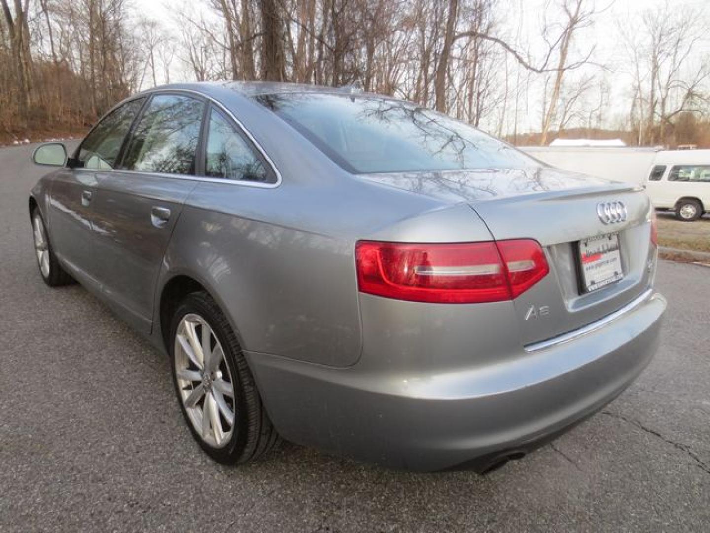 2009 Gray /Black Audi A6 3.0T (WAUWG74F59N) with an 3.0L V6 DOHC 24V TURBO engine, 6-Speed Automatic transmission, located at 270 US Route 6, Mahopac, NY, 10541, (845) 621-0895, 41.349022, -73.755280 - Photo#4