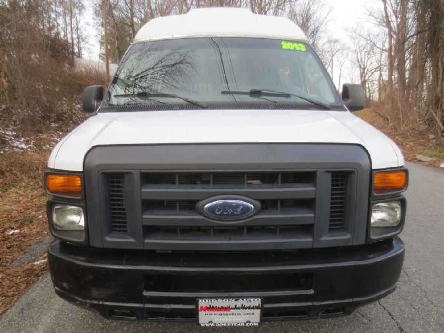 2013 White /Gray Ford E-Series Van E-250 Extended (1FTNS2EW8DD) with an 4.6L V8 SOHC 16V engine, 4-Speed Automatic transmission, located at 270 US Route 6, Mahopac, NY, 10541, (845) 621-0895, 41.349022, -73.755280 - Photo#2