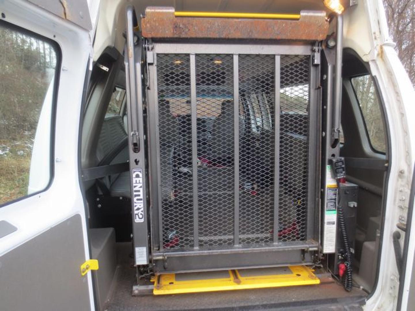 2013 White /Gray Ford E-Series Van E-250 Extended (1FTNS2EW8DD) with an 4.6L V8 SOHC 16V engine, 4-Speed Automatic transmission, located at 270 US Route 6, Mahopac, NY, 10541, (845) 621-0895, 41.349022, -73.755280 - Photo#9