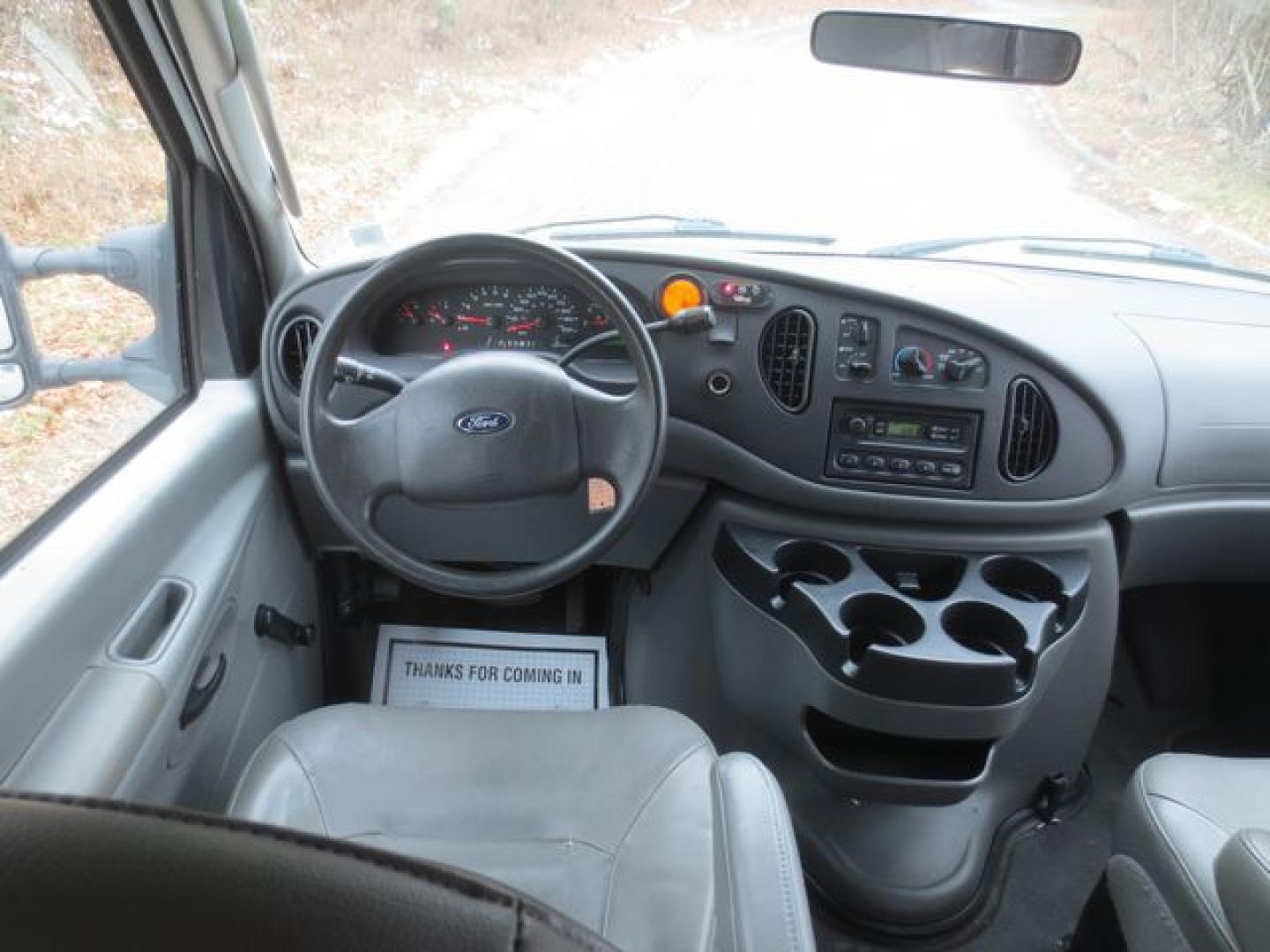 2007 White /Gray Ford E-Series Van E-250 Extended (1FTNS24W07D) with an 4.6L V8 SOHC 16V engine, 4-Speed Automatic transmission, located at 270 US Route 6, Mahopac, NY, 10541, (845) 621-0895, 41.349022, -73.755280 - Photo#9