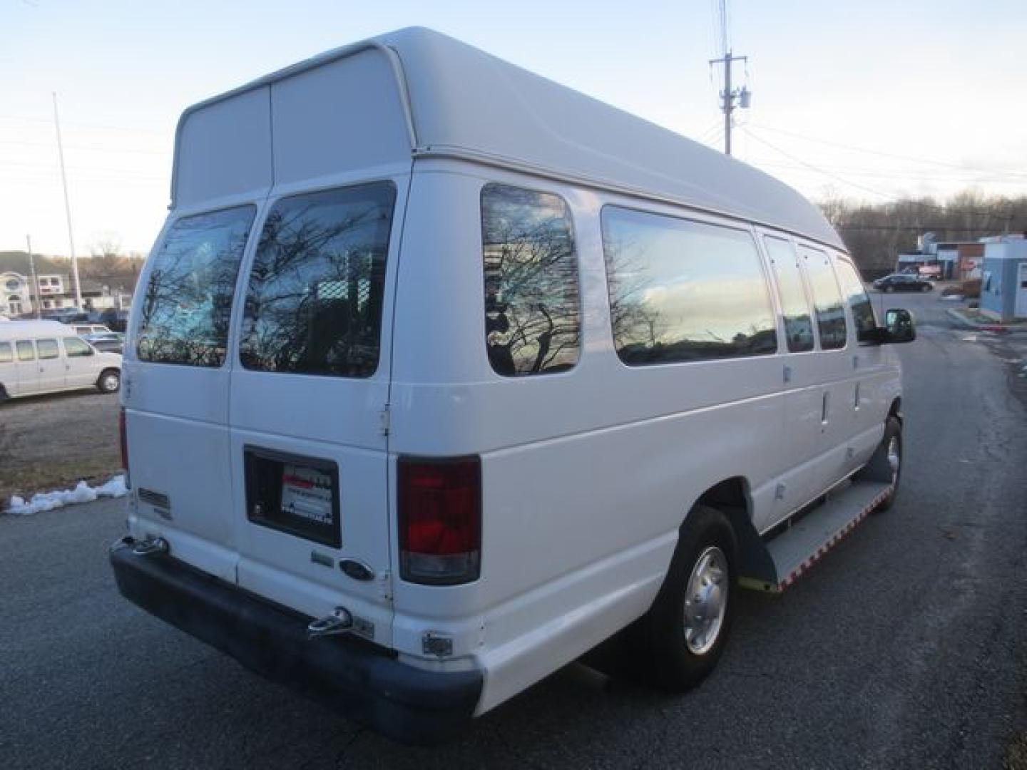 2012 White /Gray Ford E-Series Van E-250 Extended (1FTNS2EW7CD) with an 4.6L V8 SOHC 16V engine, 4-Speed Automatic transmission, located at 270 US Route 6, Mahopac, NY, 10541, (845) 621-0895, 41.349022, -73.755280 - Photo#3