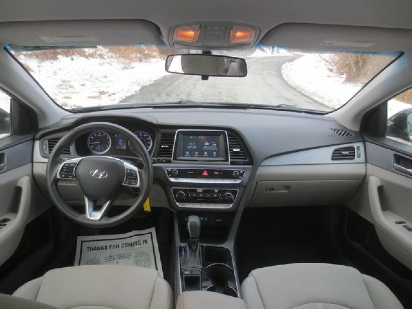 2019 Hyundai Sonata SE (5NPE24AF1KH) with an 2.4L L4 DOHC 16V engine, 7A transmission, located at 270 US Route 6, Mahopac, NY, 10541, (845) 621-0895, 41.349022, -73.755280 - Photo#7