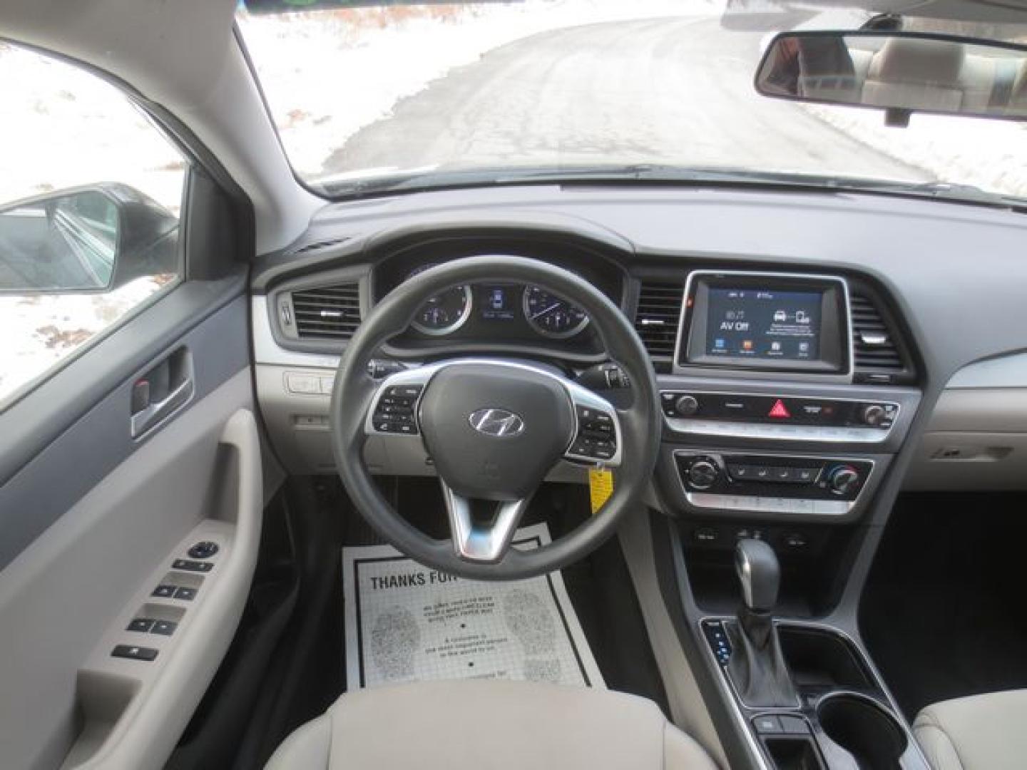 2019 Hyundai Sonata SE (5NPE24AF1KH) with an 2.4L L4 DOHC 16V engine, 7A transmission, located at 270 US Route 6, Mahopac, NY, 10541, (845) 621-0895, 41.349022, -73.755280 - Photo#8
