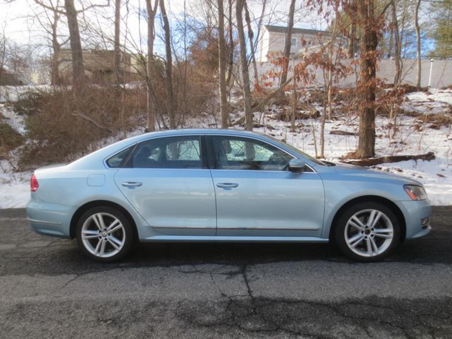 2013 Blue /Black Volkswagen Passat SEL Premium (1VWCM7A36DC) with an 3.0L V6 DOHC 24V engine, 6-Speed Automatic transmission, located at 270 US Route 6, Mahopac, NY, 10541, (845) 621-0895, 41.349022, -73.755280 - Photo#10