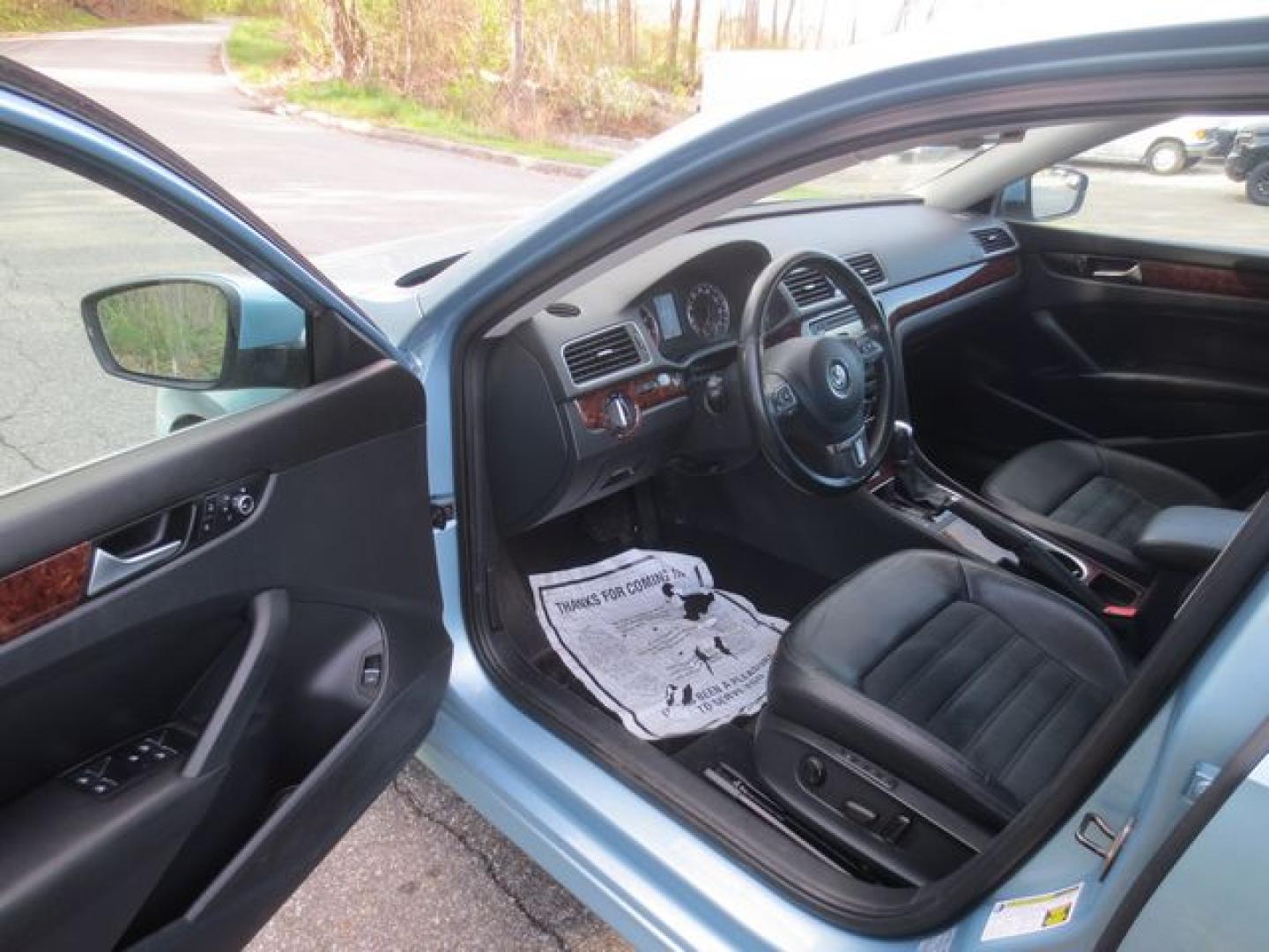 2013 Blue /Black Volkswagen Passat SEL Premium (1VWCM7A36DC) with an 3.0L V6 DOHC 24V engine, 6-Speed Automatic transmission, located at 270 US Route 6, Mahopac, NY, 10541, (845) 621-0895, 41.349022, -73.755280 - Photo#6