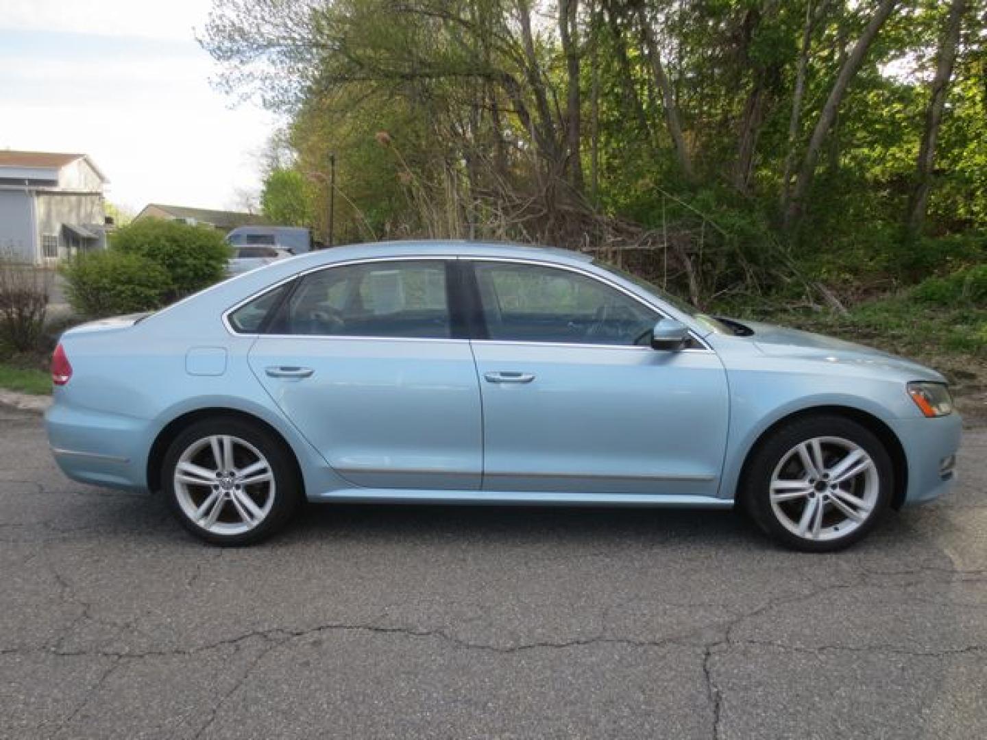 2013 Blue /Black Volkswagen Passat SEL Premium (1VWCM7A36DC) with an 3.0L V6 DOHC 24V engine, 6-Speed Automatic transmission, located at 270 US Route 6, Mahopac, NY, 10541, (845) 621-0895, 41.349022, -73.755280 - Photo#10