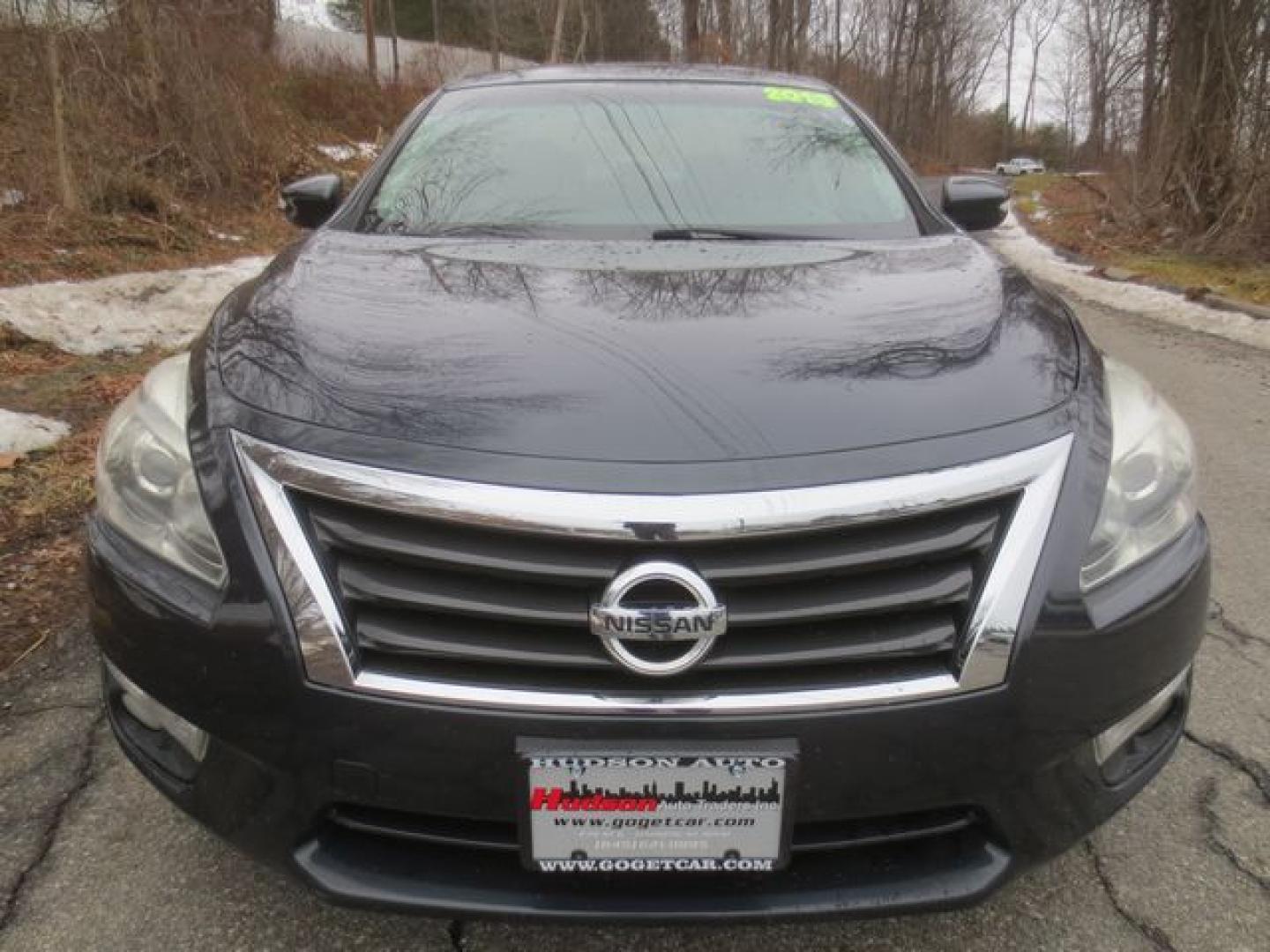 2013 Gray /Black Nissan Altima 2.5 SL (1N4AL3AP2DC) with an 2.5L L4 DOHC 16V engine, Automatic transmission, located at 270 US Route 6, Mahopac, NY, 10541, (845) 621-0895, 41.349022, -73.755280 - Photo#2