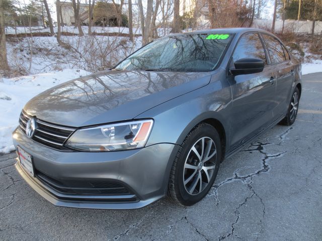 photo of 2016 Volkswagen Jetta SE 