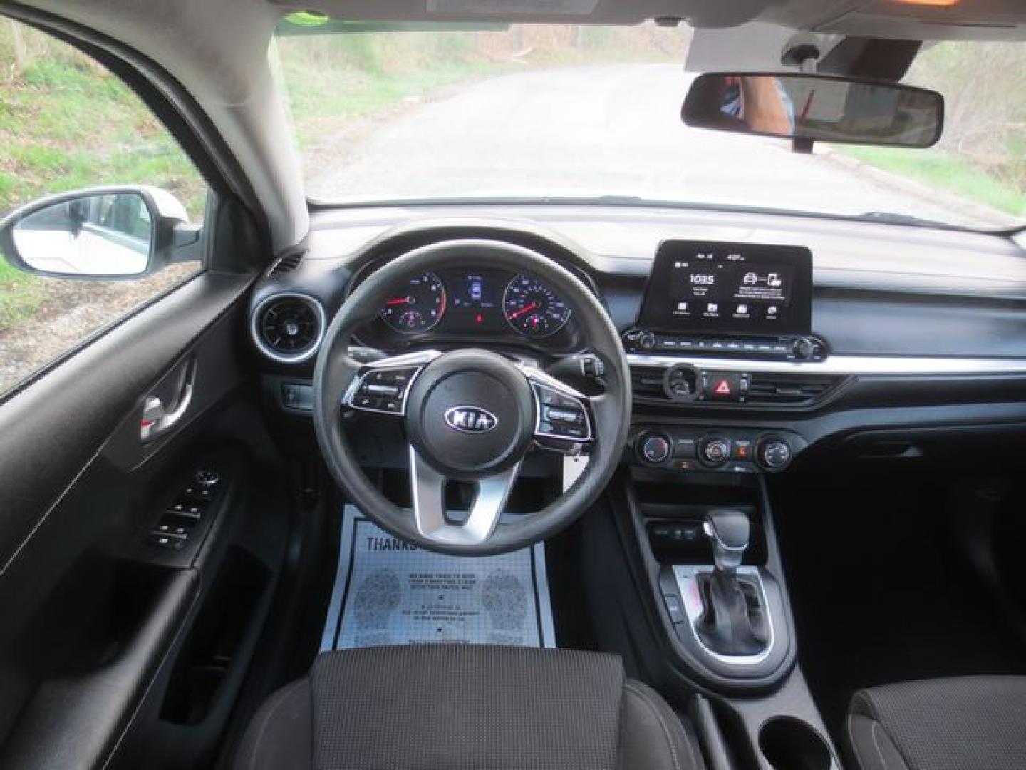 2020 White /Black Kia Forte LXS (3KPF24AD2LE) with an 2.0L L4 DOHC 16V engine, Automotic transmission, located at 270 US Route 6, Mahopac, NY, 10541, (845) 621-0895, 41.349022, -73.755280 - Photo#8