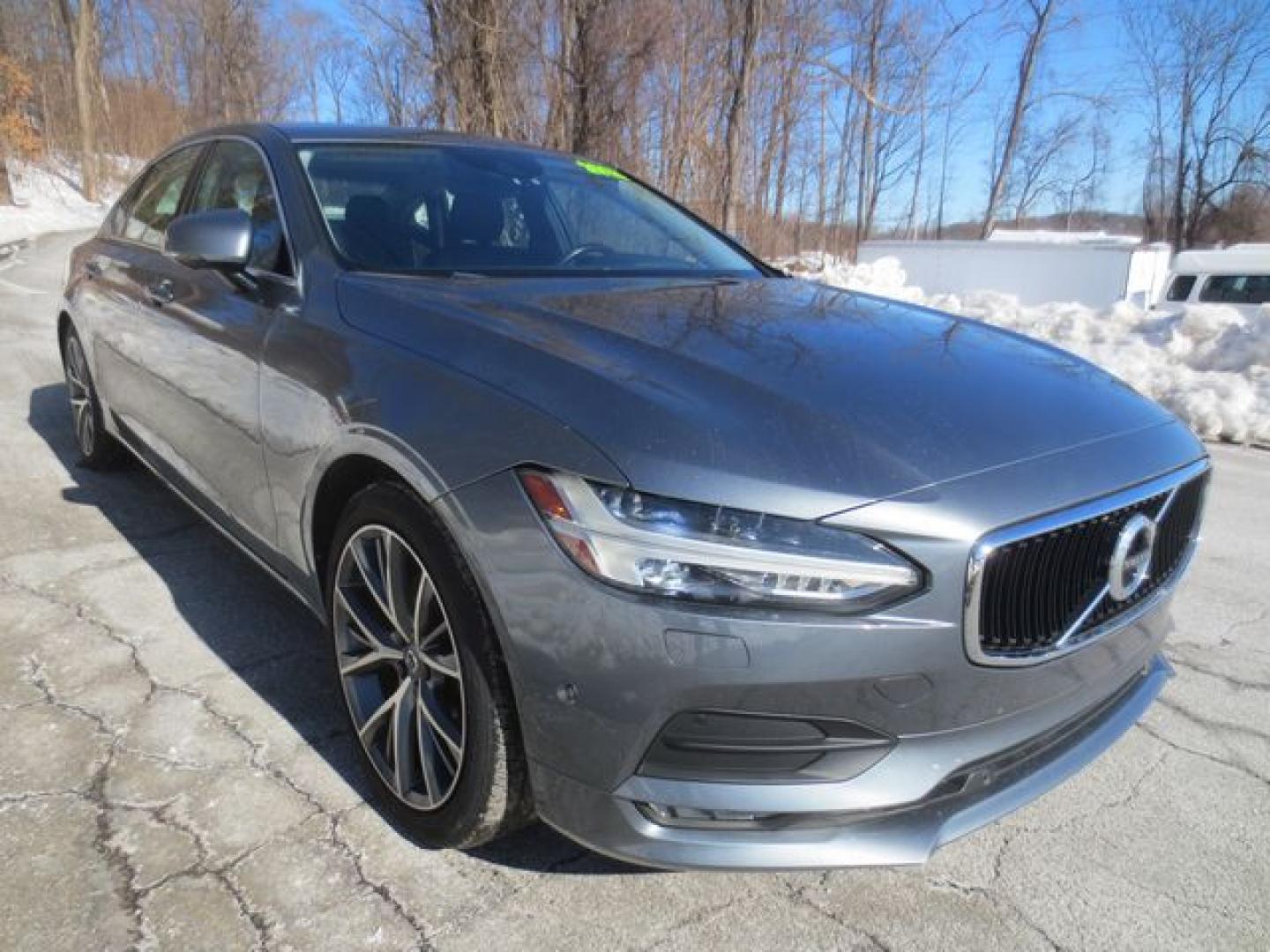 2018 Gray /Black Volvo S90 T5 Momentum (LVY982MK3JP) with an 2.0L L4 DOHC 16V engine, 8 Speed Automatic transmission, located at 270 US Route 6, Mahopac, NY, 10541, (845) 621-0895, 41.349022, -73.755280 - Photo#1