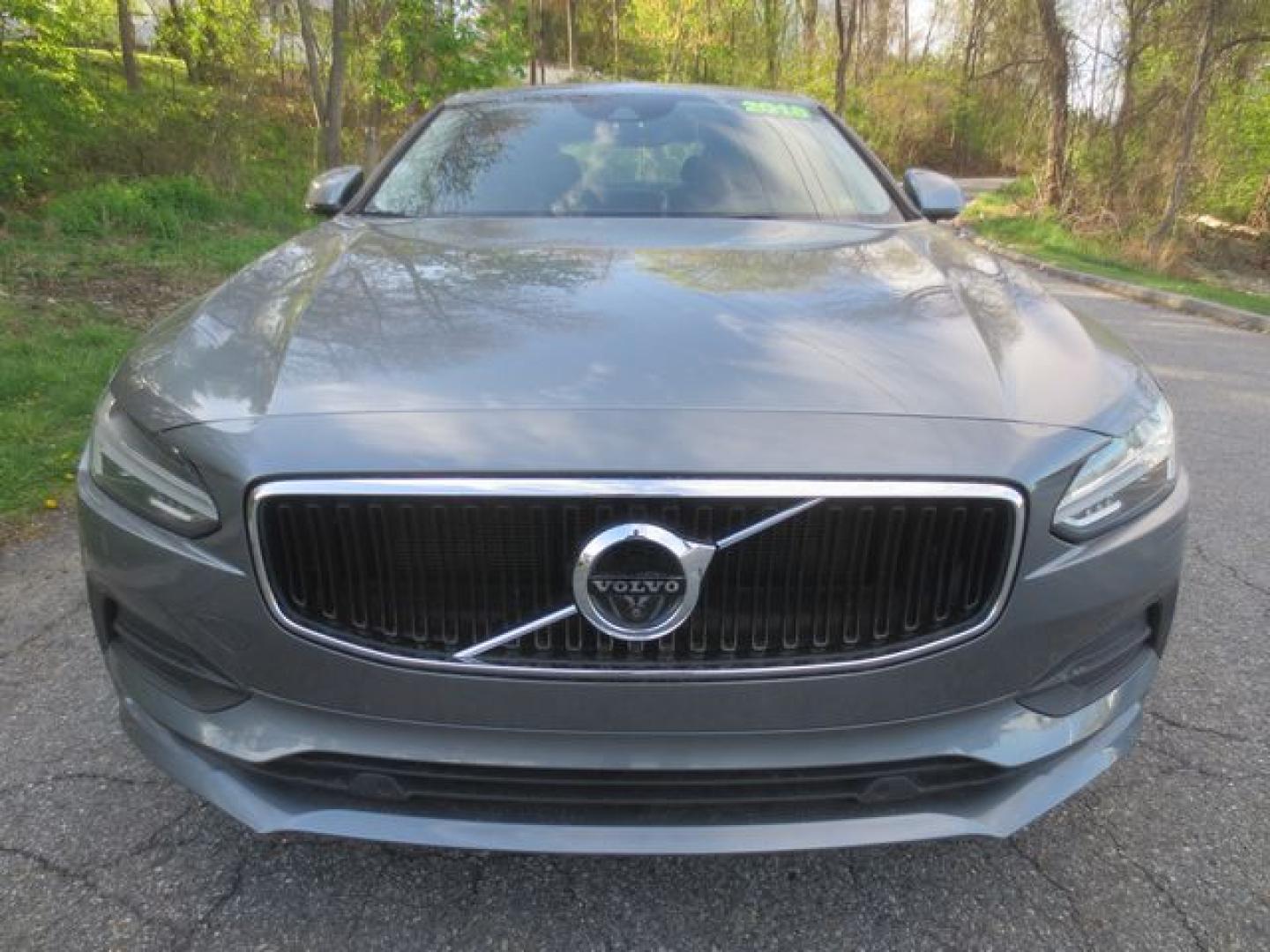 2018 Gray /Black Volvo S90 T5 Momentum (LVY982MK3JP) with an 2.0L L4 DOHC 16V engine, 8 Speed Automatic transmission, located at 270 US Route 6, Mahopac, NY, 10541, (845) 621-0895, 41.349022, -73.755280 - Photo#2