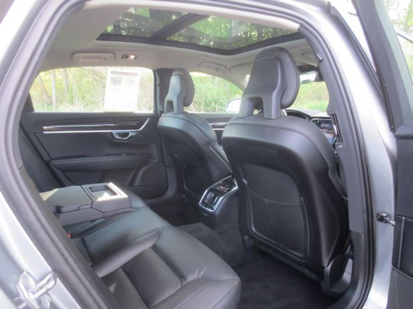 2018 Gray /Black Volvo S90 T5 Momentum (LVY982MK3JP) with an 2.0L L4 DOHC 16V engine, 8 Speed Automatic transmission, located at 270 US Route 6, Mahopac, NY, 10541, (845) 621-0895, 41.349022, -73.755280 - Photo#11
