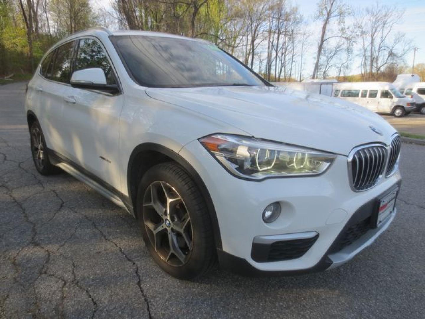 2017 White /Black BMW X1 xDrive28i (WBXHT3Z31H4) with an 2.0L L4 DOHC 16V engine, Automatic transmission, located at 270 US Route 6, Mahopac, NY, 10541, (845) 621-0895, 41.349022, -73.755280 - Photo#1
