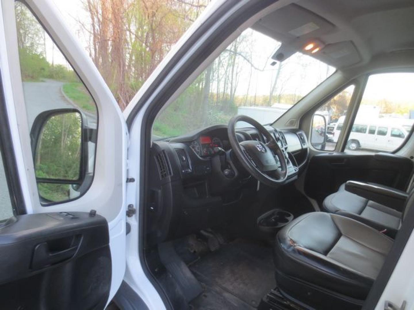 2017 White /Gray RAM Promaster 3500 High Roof Tradesman 159-in. WB (3C6URVHG6HE) with an 3.6L V6 engine, 6A transmission, located at 270 US Route 6, Mahopac, NY, 10541, (845) 621-0895, 41.349022, -73.755280 - Photo#5