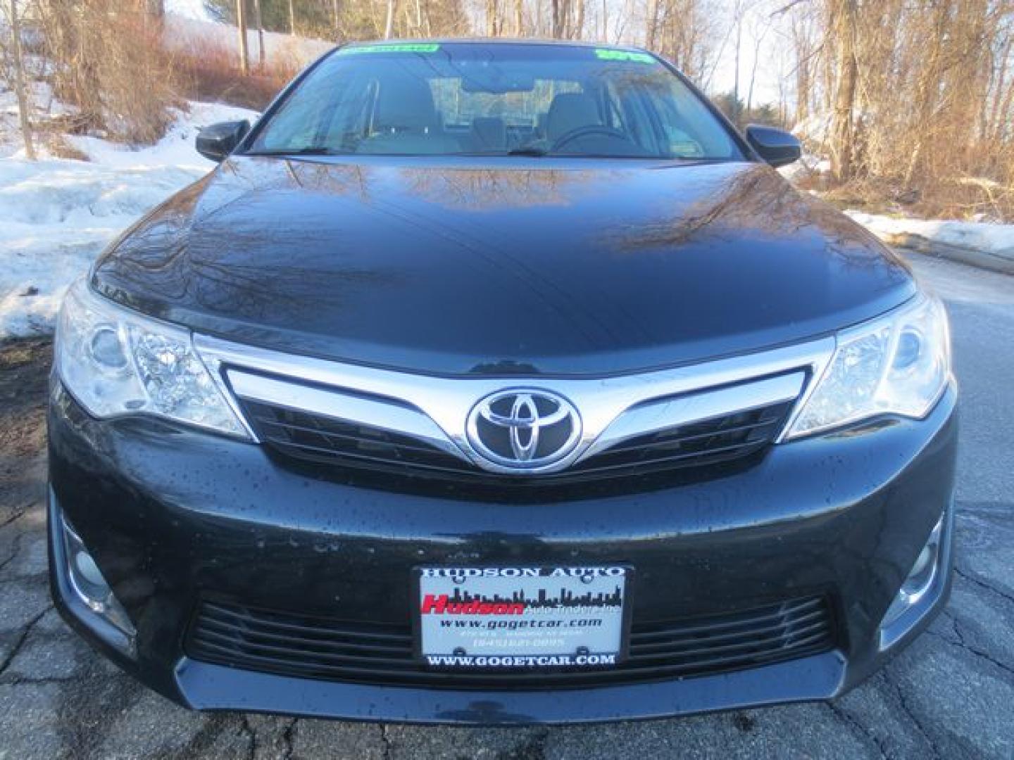 2013 Blue /Gray Toyota Camry XLE (4T1BK1FK7DU) with an 3.5L V6 DOHC 24V engine, 6-Speed Automatic transmission, located at 270 US Route 6, Mahopac, NY, 10541, (845) 621-0895, 41.349022, -73.755280 - Photo#2
