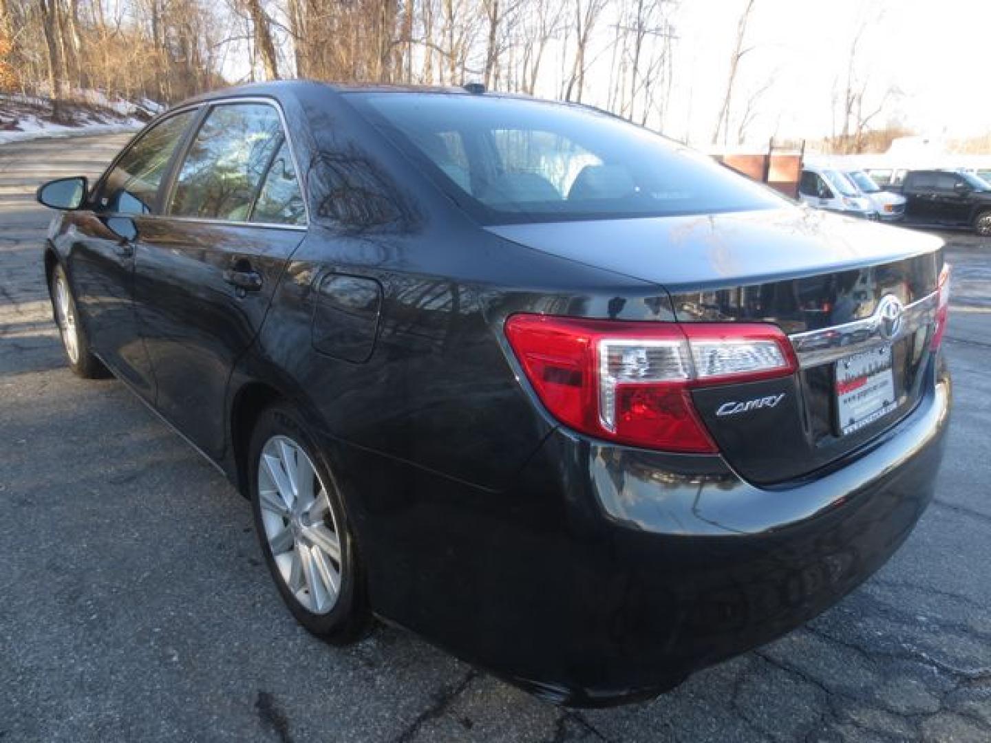 2013 Blue /Gray Toyota Camry XLE (4T1BK1FK7DU) with an 3.5L V6 DOHC 24V engine, 6-Speed Automatic transmission, located at 270 US Route 6, Mahopac, NY, 10541, (845) 621-0895, 41.349022, -73.755280 - Photo#4