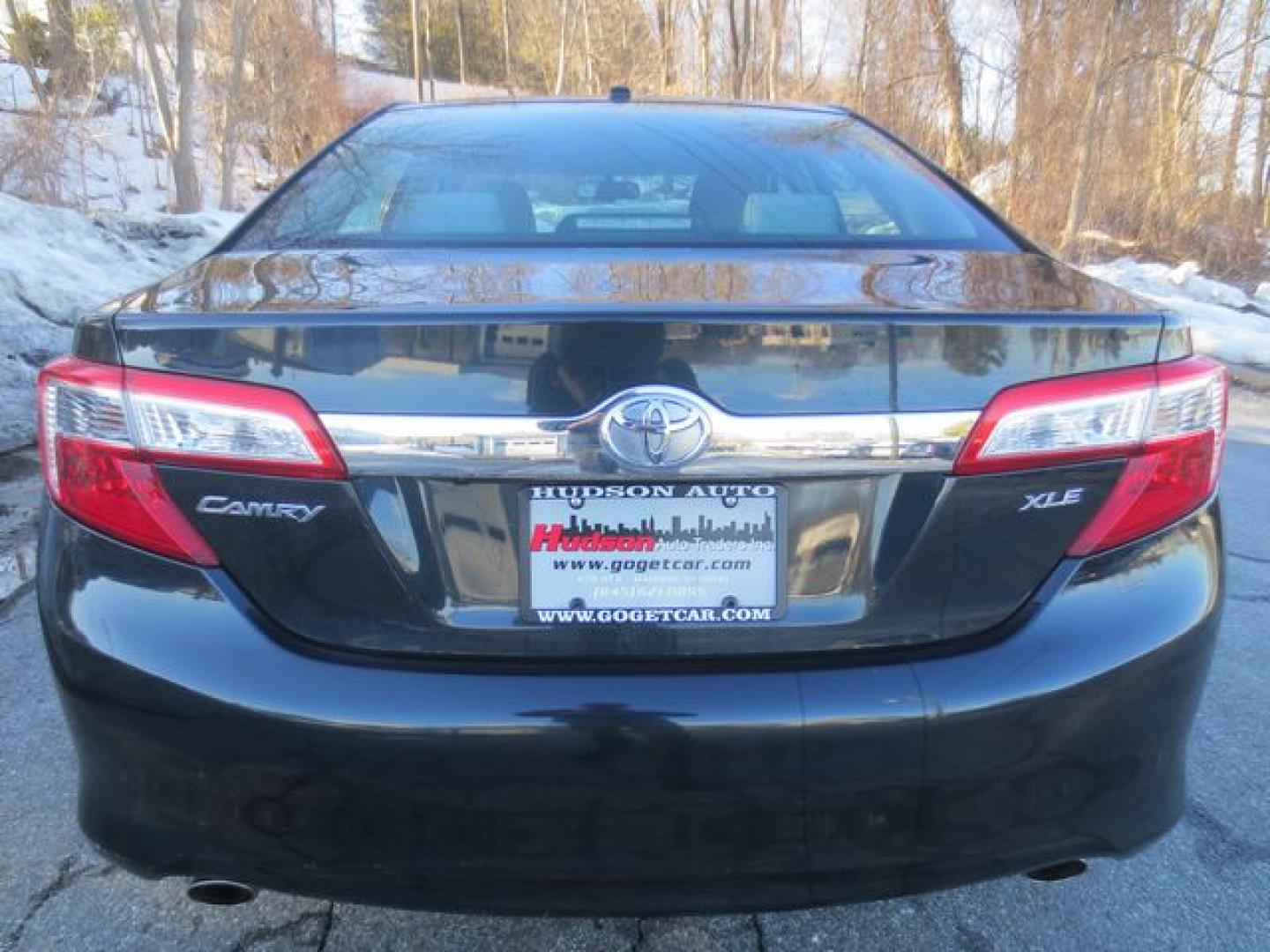 2013 Blue /Gray Toyota Camry XLE (4T1BK1FK7DU) with an 3.5L V6 DOHC 24V engine, 6-Speed Automatic transmission, located at 270 US Route 6, Mahopac, NY, 10541, (845) 621-0895, 41.349022, -73.755280 - Photo#5