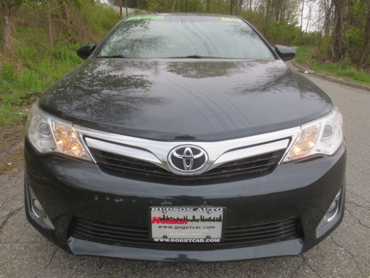 2013 Blue /Gray Toyota Camry XLE (4T1BK1FK7DU) with an 3.5L V6 DOHC 24V engine, 6-Speed Automatic transmission, located at 270 US Route 6, Mahopac, NY, 10541, (845) 621-0895, 41.349022, -73.755280 - Photo#2