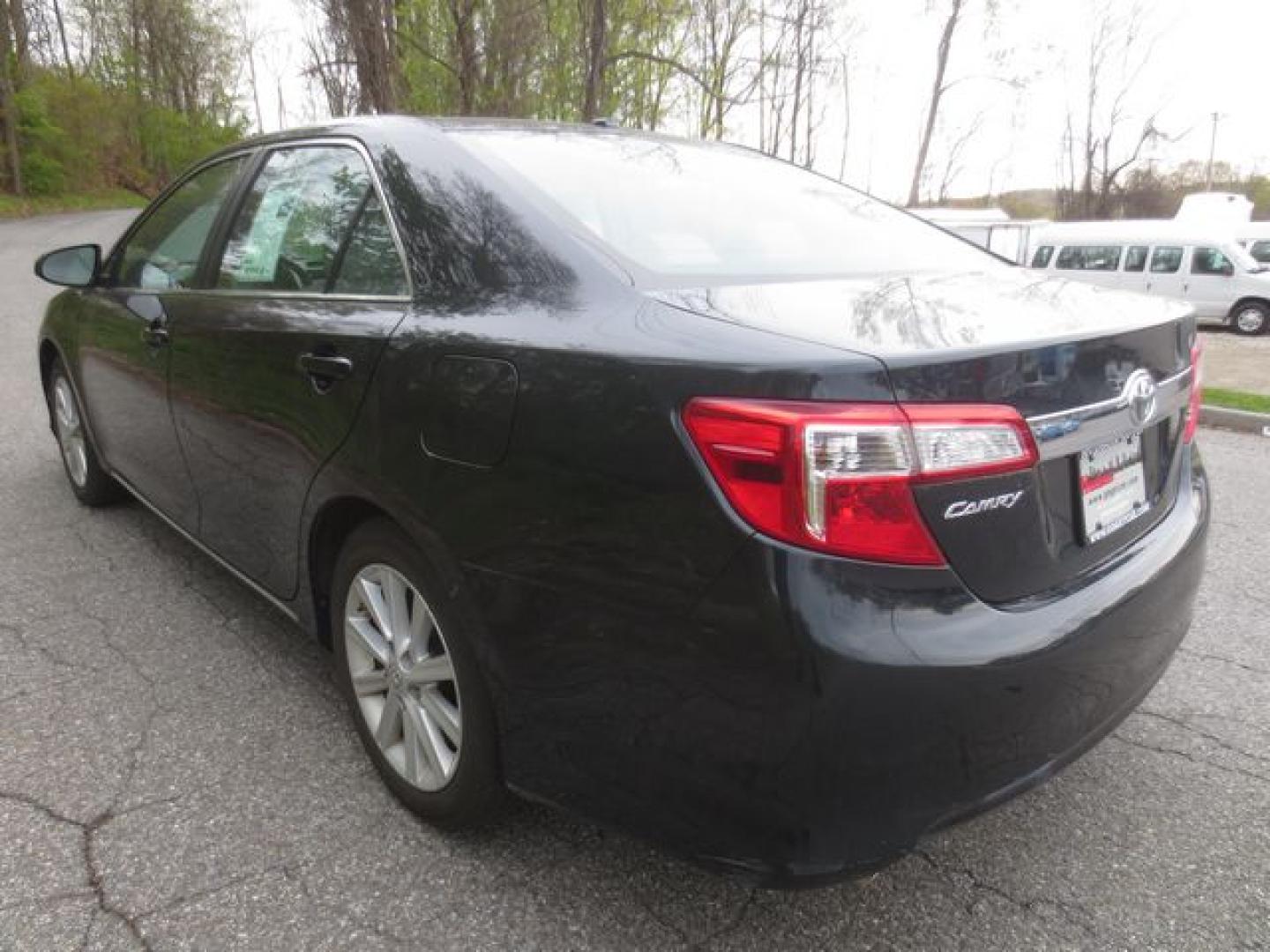 2013 Blue /Gray Toyota Camry XLE (4T1BK1FK7DU) with an 3.5L V6 DOHC 24V engine, 6-Speed Automatic transmission, located at 270 US Route 6, Mahopac, NY, 10541, (845) 621-0895, 41.349022, -73.755280 - Photo#4