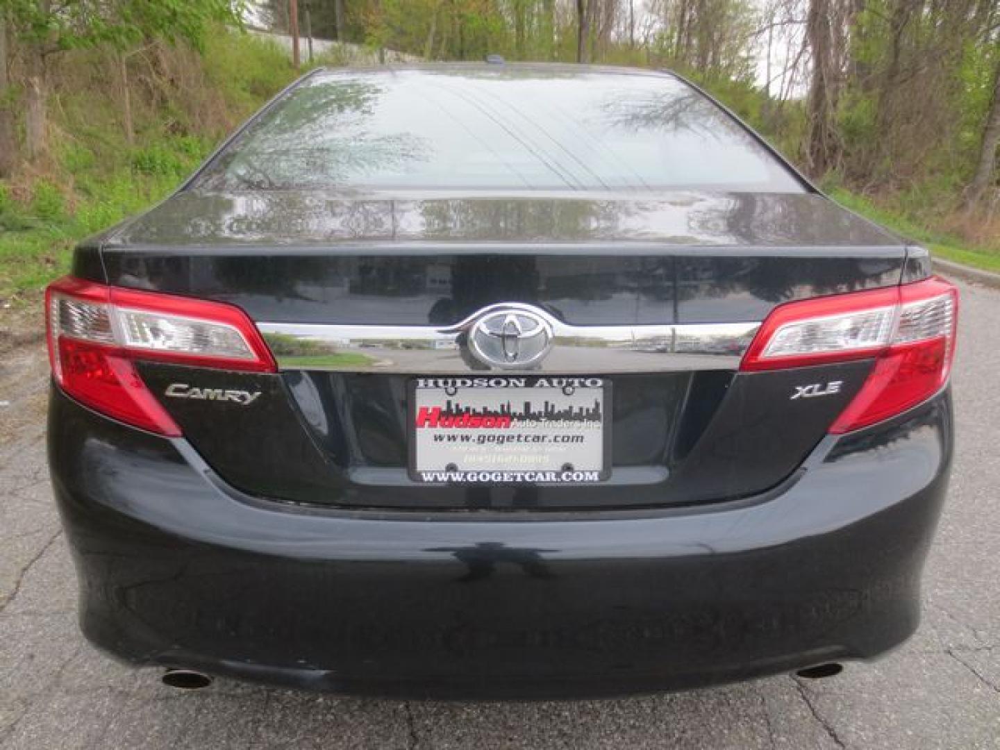 2013 Blue /Gray Toyota Camry XLE (4T1BK1FK7DU) with an 3.5L V6 DOHC 24V engine, 6-Speed Automatic transmission, located at 270 US Route 6, Mahopac, NY, 10541, (845) 621-0895, 41.349022, -73.755280 - Photo#5
