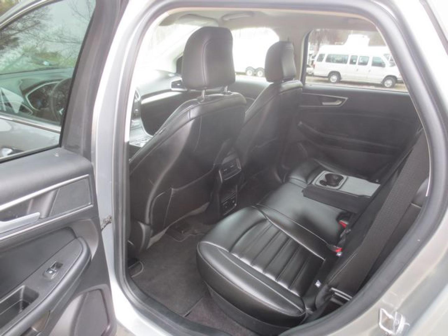 2020 Silver /Black Ford Edge SEL (2FMPK4J95LB) with an 2.0L L4 DOHC 16V engine, Automatic transmission, located at 270 US Route 6, Mahopac, NY, 10541, (845) 621-0895, 41.349022, -73.755280 - Photo#9