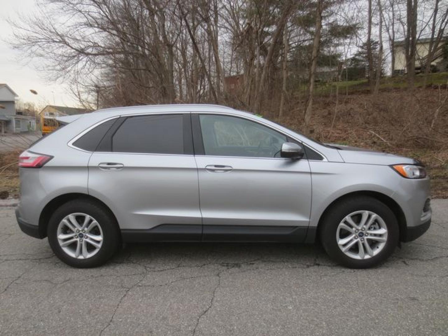 2020 Silver /Black Ford Edge SEL (2FMPK4J95LB) with an 2.0L L4 DOHC 16V engine, Automatic transmission, located at 270 US Route 6, Mahopac, NY, 10541, (845) 621-0895, 41.349022, -73.755280 - Photo#12